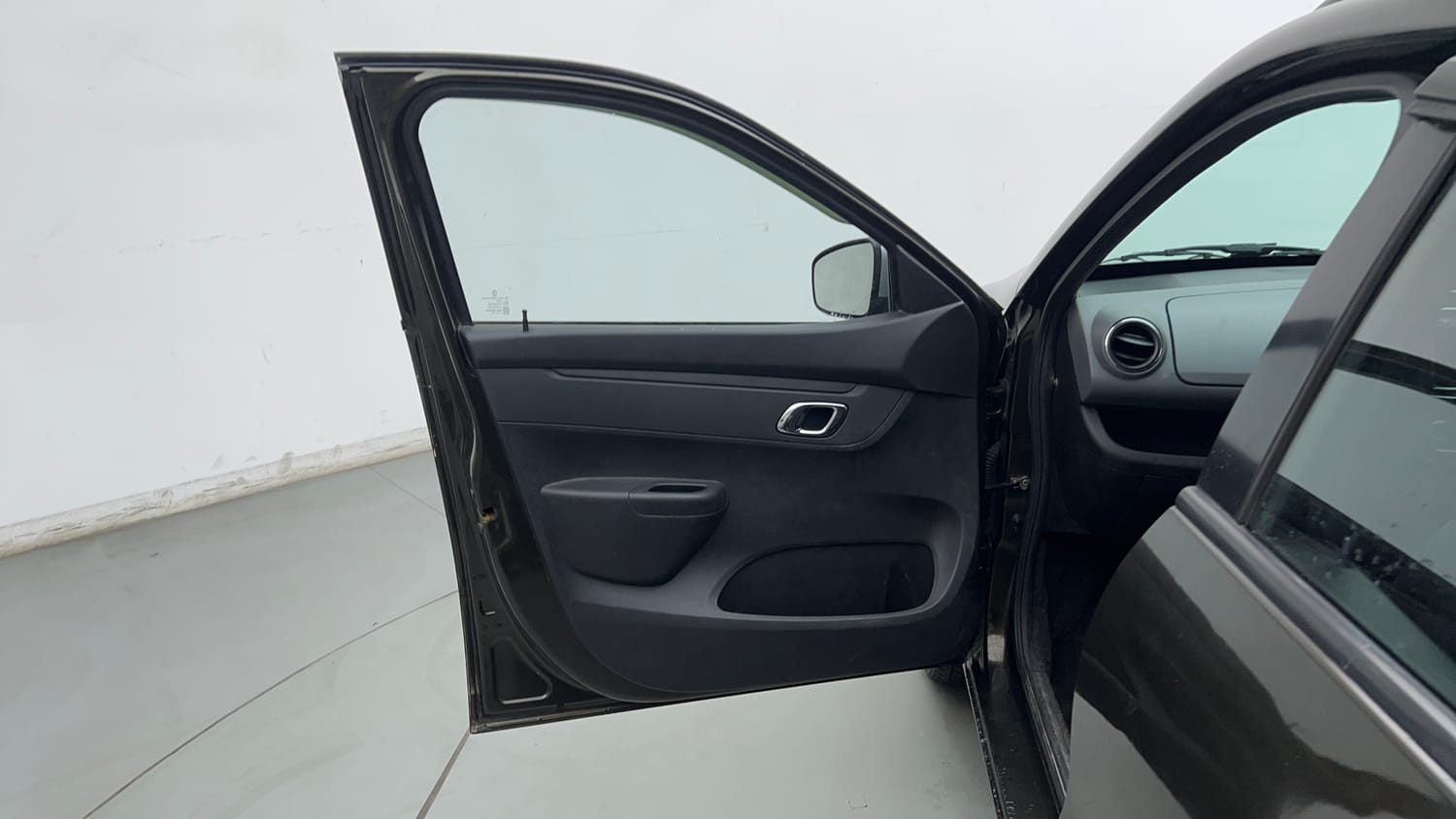 Used 2019 Renault Kwid RXT (O) 1.0 SCE Edition Petrol Manual interior LEFT FRONT DOOR OPEN VIEW
