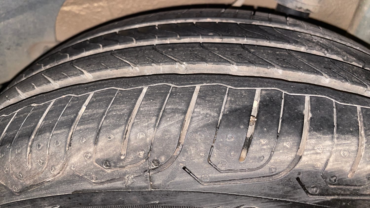 Used 2015 Tata Zest XM Petrol Petrol Manual tyres LEFT REAR TYRE TREAD VIEW