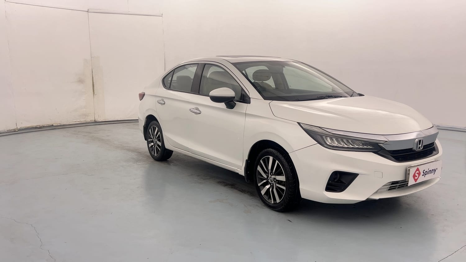 Used 2022 Honda City ZX Petrol Petrol Manual exterior RIGHT FRONT CORNER VIEW