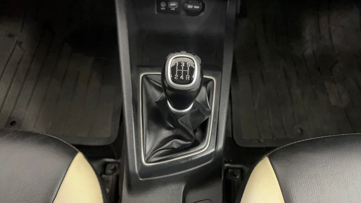 Used 2015 Hyundai Elite i20 Asta 1.2 Petrol Manual interior GEAR  KNOB VIEW