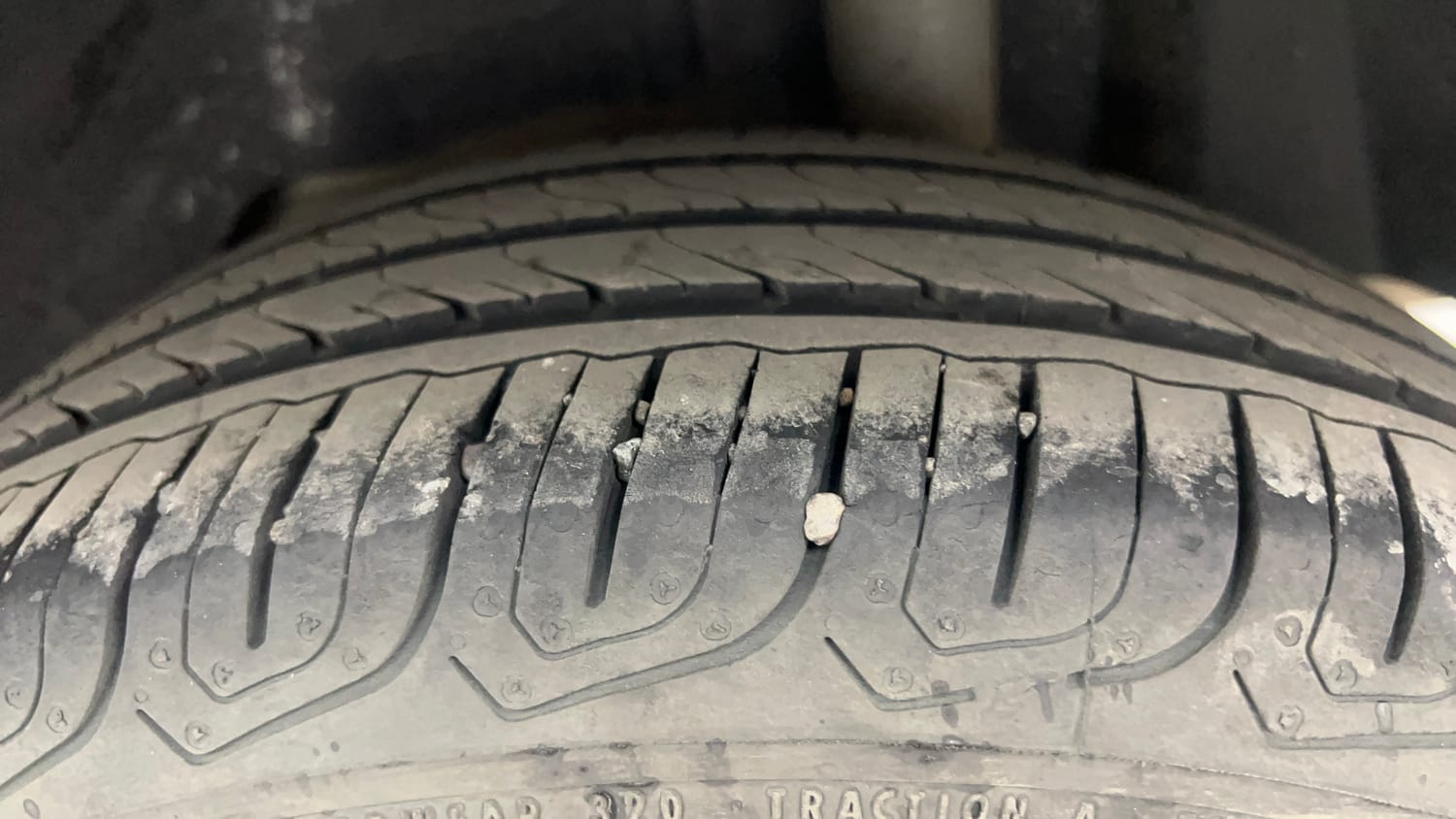 Used 2019 Ford Figo Titanium 1.2 Ti-VCT MT Petrol Manual tyres LEFT REAR TYRE TREAD VIEW