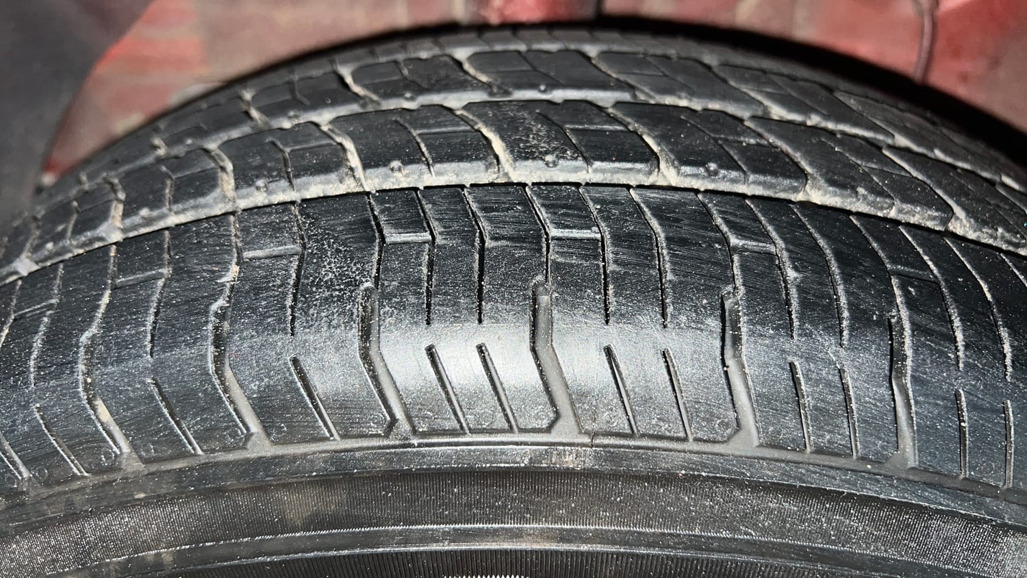 Used 2015 Hyundai Elite i20 Sportz 1.2 Petrol Manual tyres RIGHT REAR TYRE TREAD VIEW