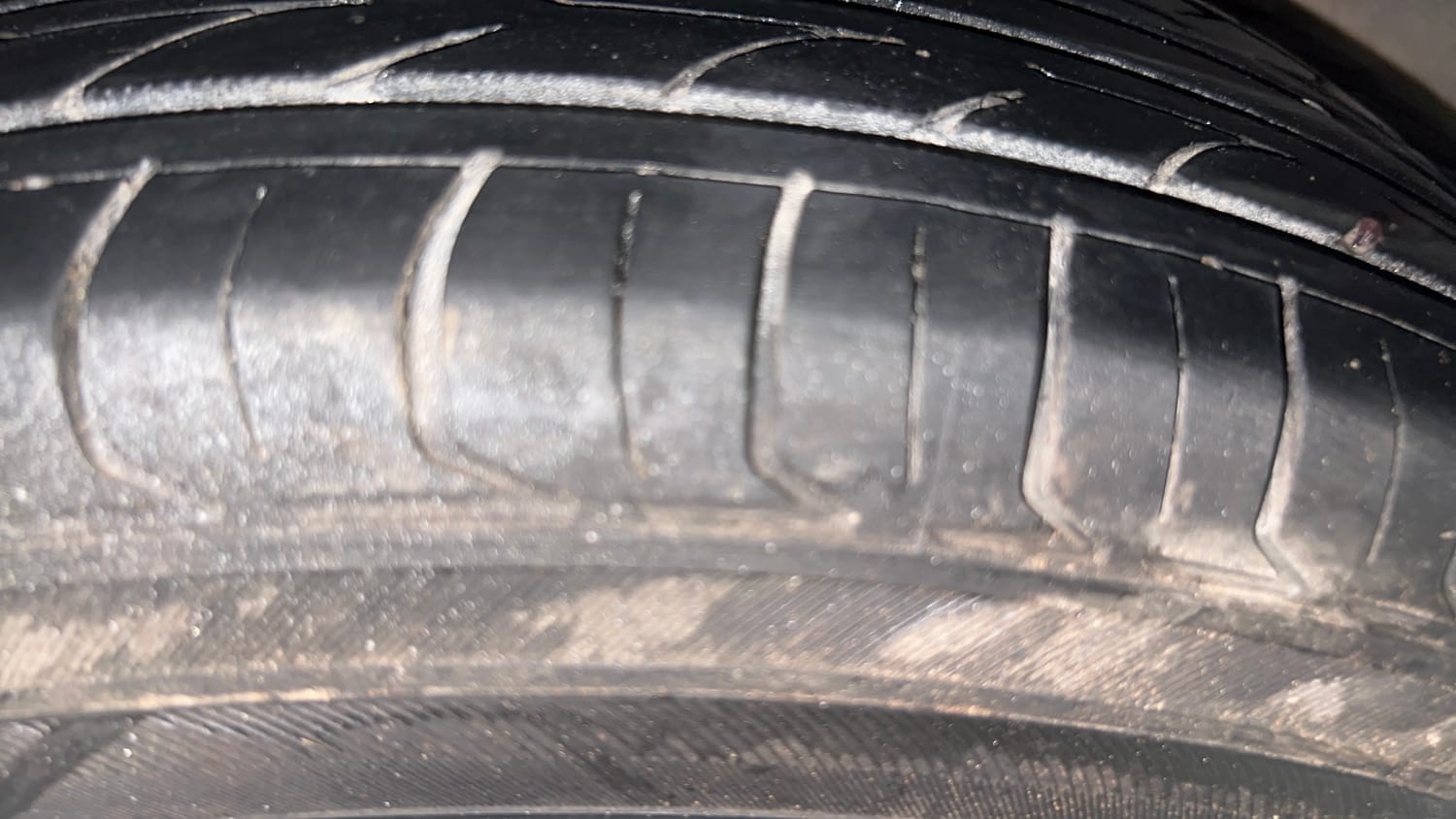 Used 2013 Hyundai i10 Era 1.1 iRDE2 Petrol Manual tyres LEFT REAR TYRE TREAD VIEW