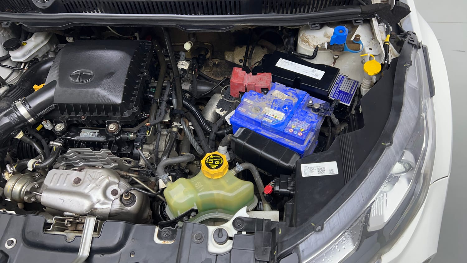 Used 2023 Tata Nexon XM S Petrol + CNG(Outside Fitted) Cng Manual engine ENGINE LEFT SIDE VIEW