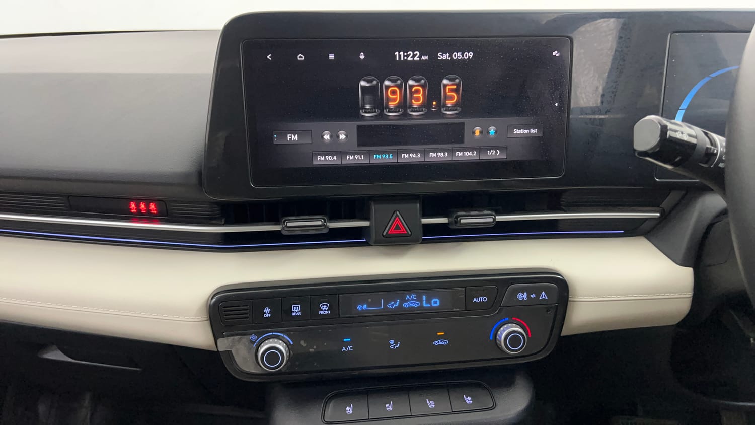 Used 2023 Hyundai Verna SX (O) 1.5 Petrol IVT Petrol Automatic interior MUSIC SYSTEM & AC CONTROL VIEW
