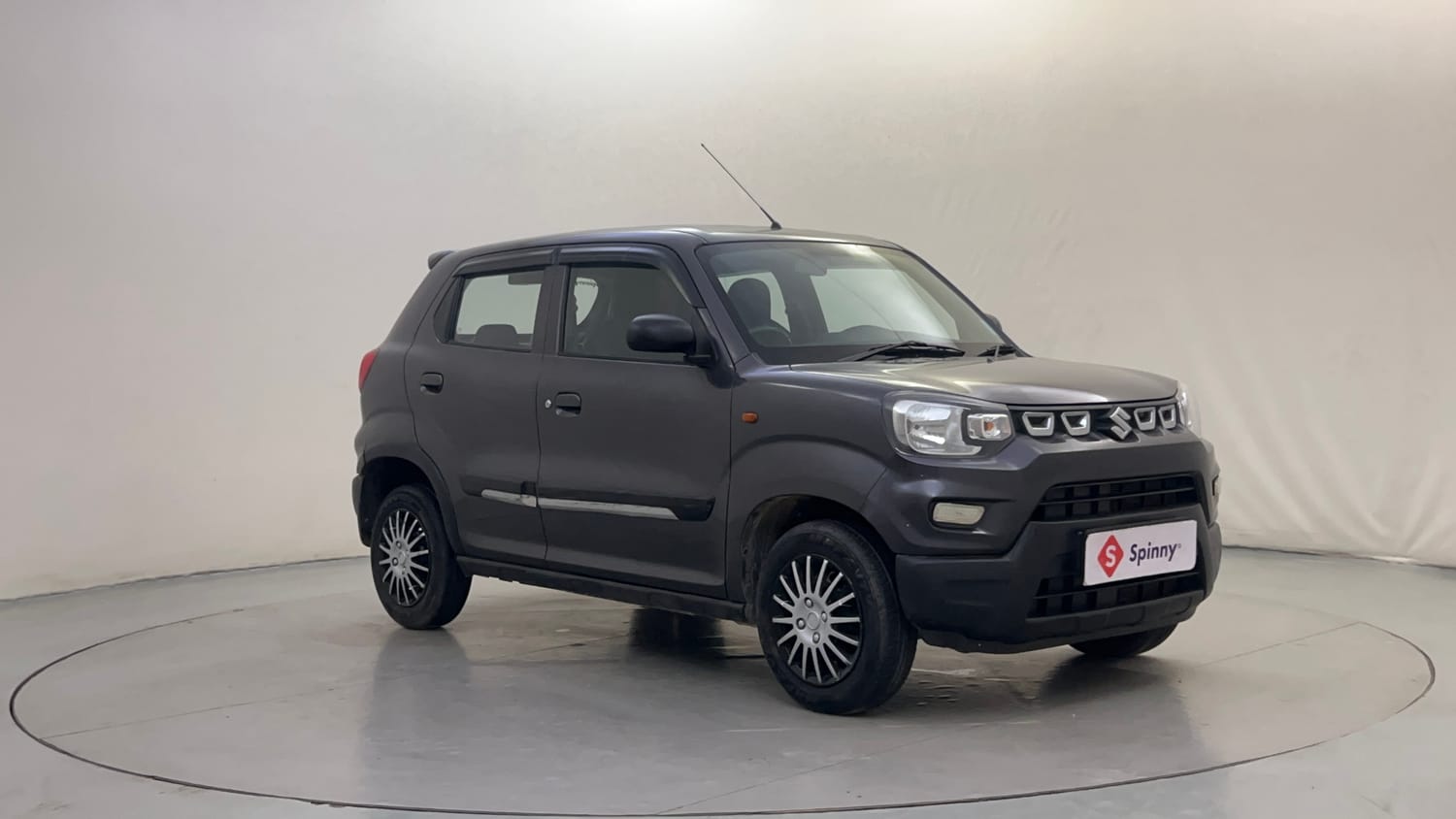 Used 2020 Maruti Suzuki S-Presso VXi (O) AMT Petrol Automatic exterior RIGHT FRONT CORNER VIEW