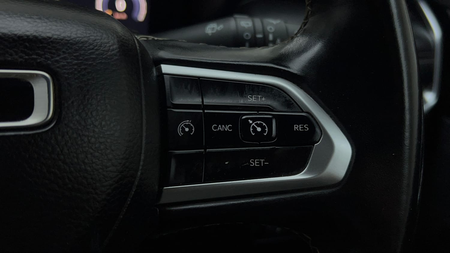 Used 2021 Jeep Compass Model S (O) Diesel 4x4 AT Diesel Automatic top_features Cruise control