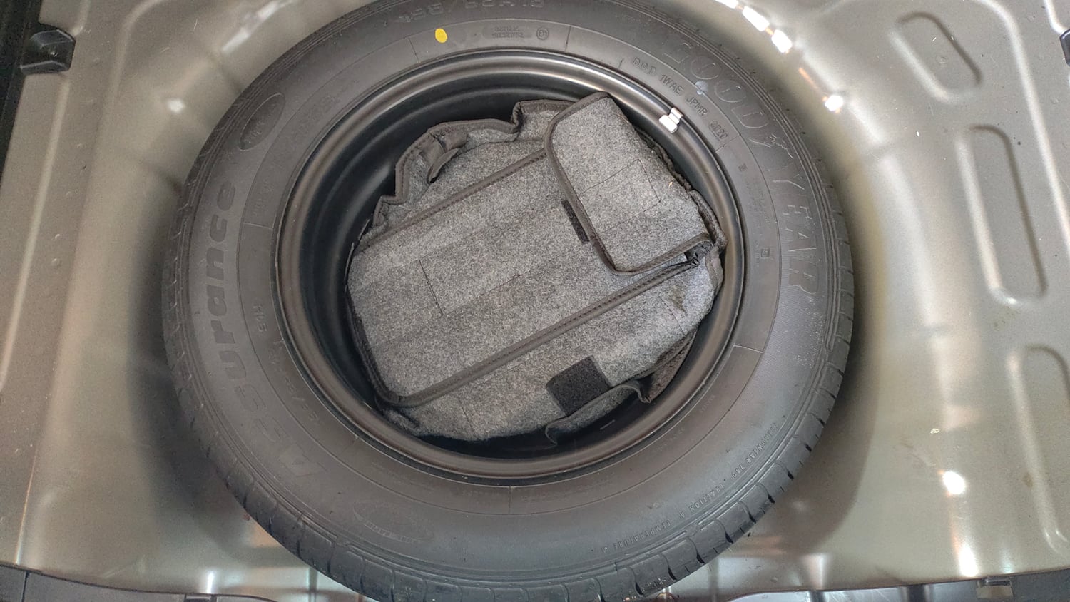 Used 2020 Kia Sonet GTX Plus 1.5 AT Diesel Automatic tyres SPARE TYRE VIEW