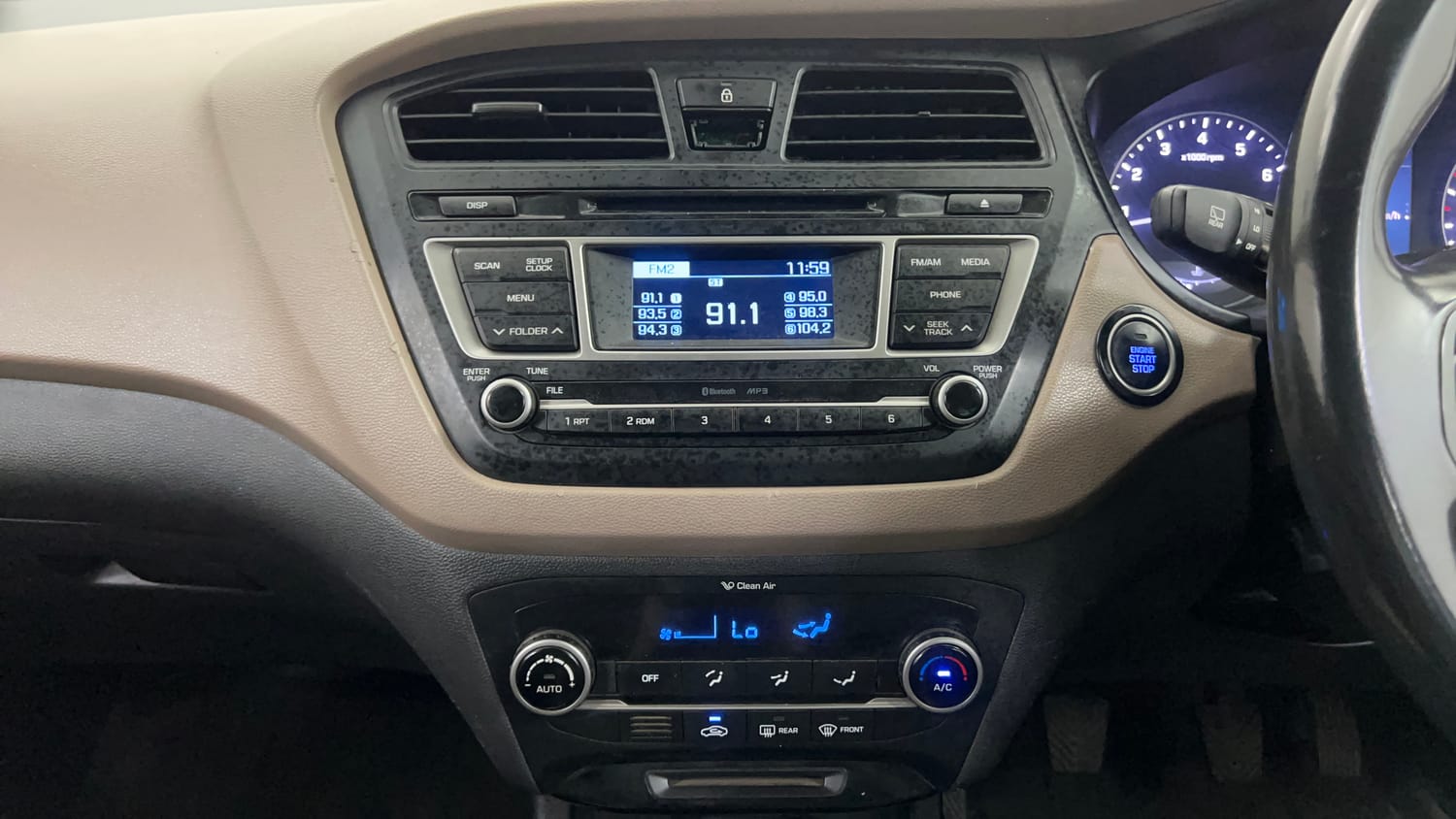 Used 2015 Hyundai Elite i20 Asta 1.2 Petrol Manual interior MUSIC SYSTEM & AC CONTROL VIEW