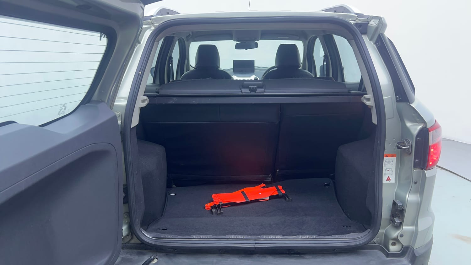 Used 2014 Ford EcoSport Titanium 1.5 TDCi Diesel Manual interior DICKY INSIDE VIEW