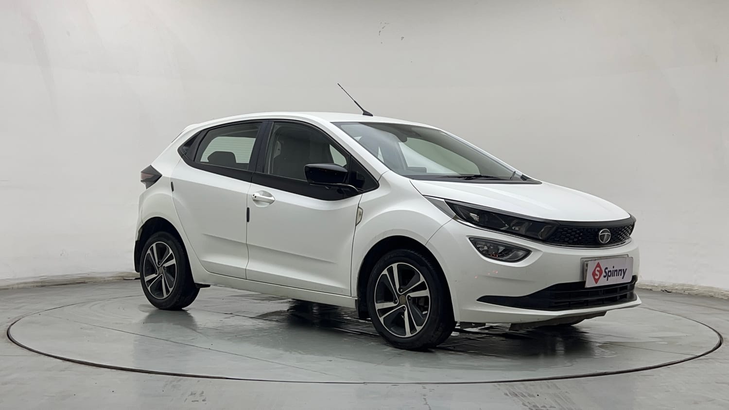 Used 2020 Tata Altroz XZ Petrol Petrol Manual exterior RIGHT FRONT CORNER VIEW