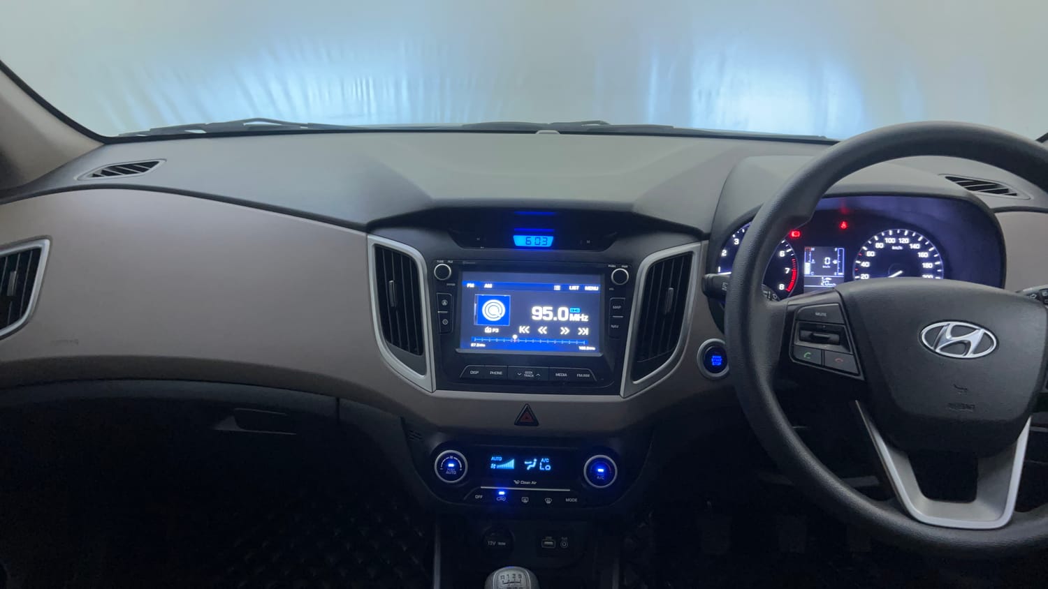Used 2017 Hyundai Creta 1.6 SX Plus Petrol Petrol Manual interior MUSIC SYSTEM & AC CONTROL VIEW