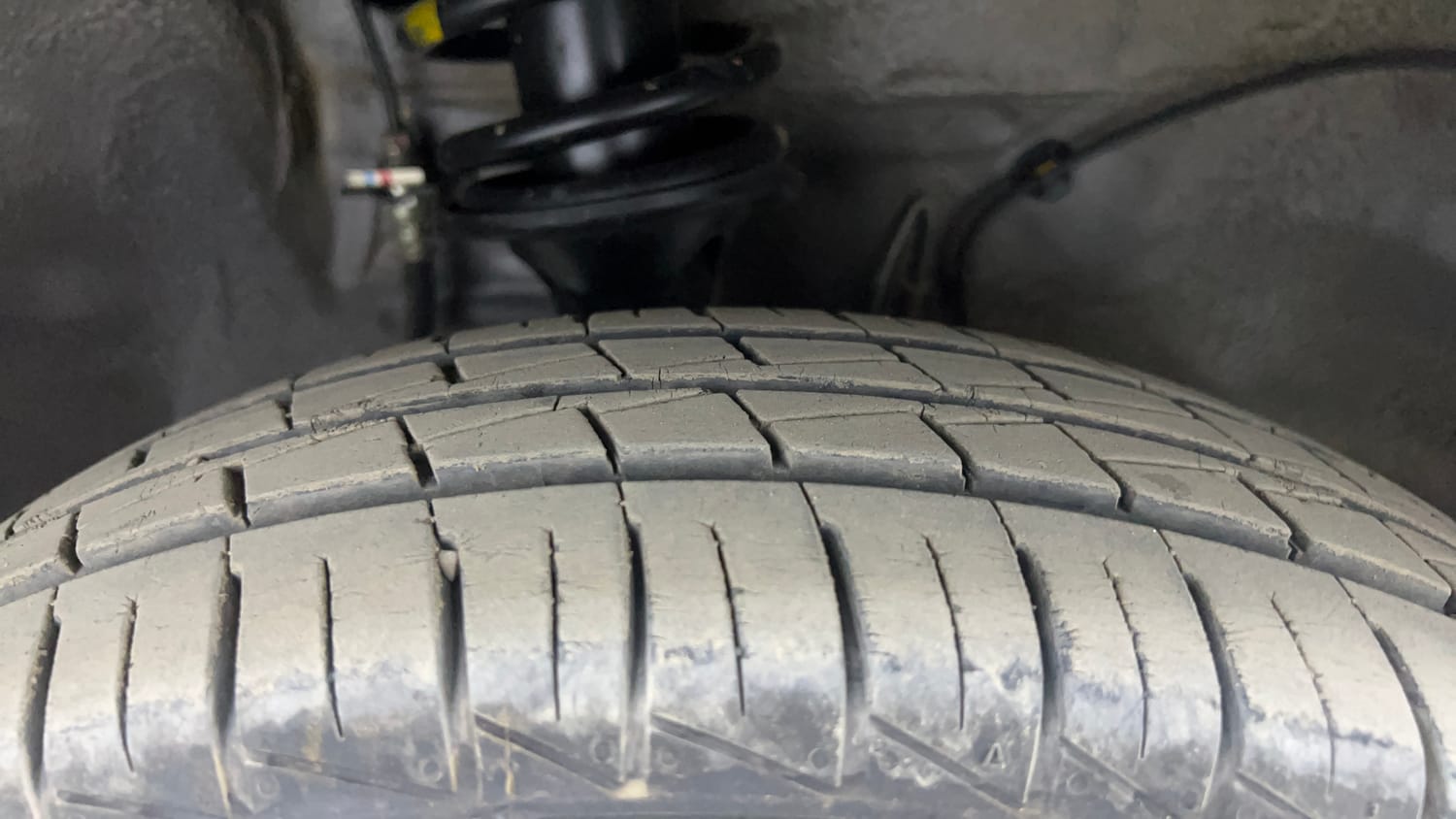 Used 2022 Maruti Suzuki Alto 800 LXi Petrol Manual tyres RIGHT FRONT TYRE TREAD VIEW