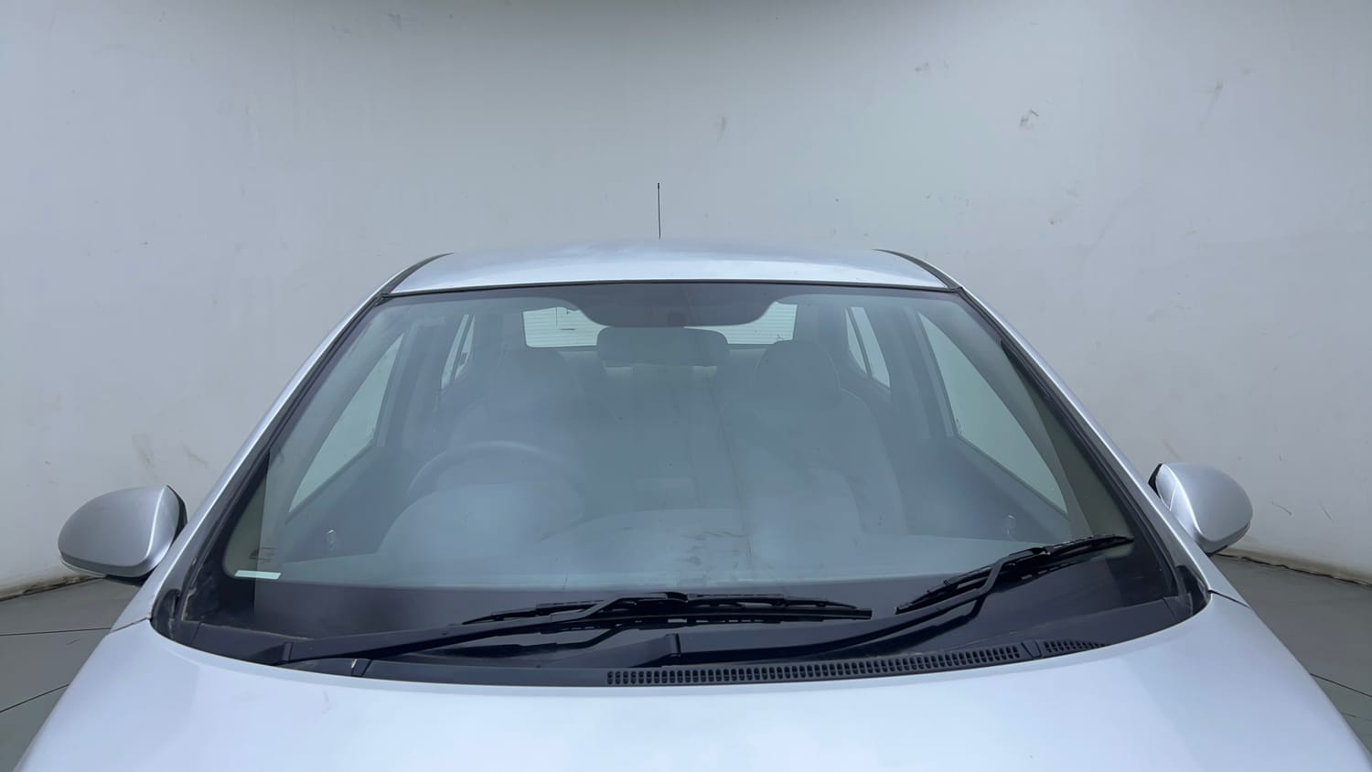 Used 2015 Hyundai Xcent S 1.2 (O) Petrol Manual exterior FRONT WINDSHIELD VIEW