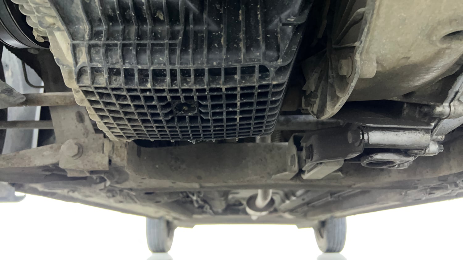 Used 2020 Renault Kwid RXT Petrol Manual extra FRONT LEFT UNDERBODY VIEW