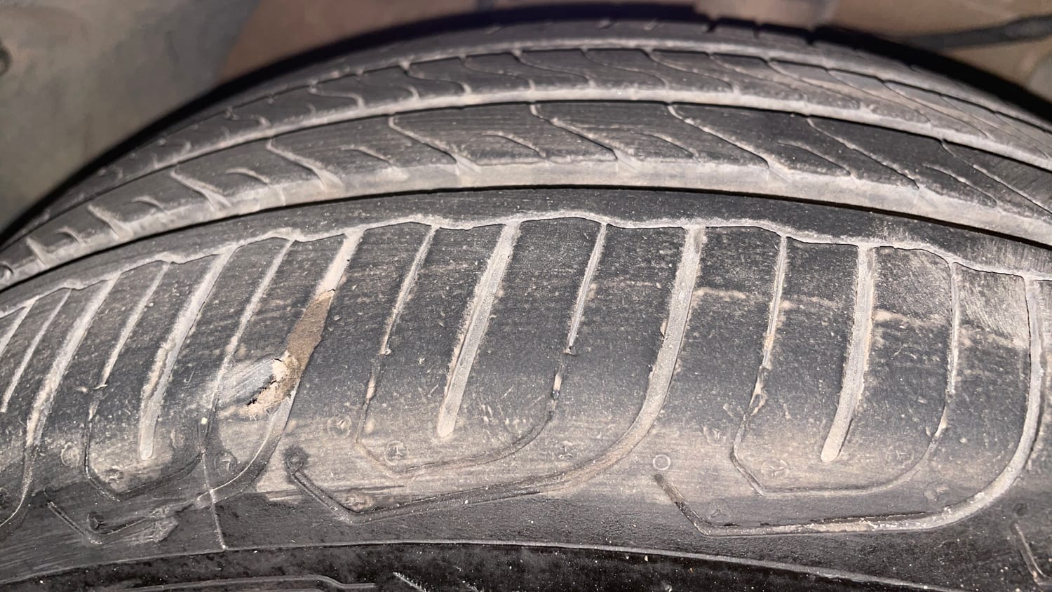 Used 2015 Tata Zest XM Petrol Petrol Manual tyres RIGHT FRONT TYRE TREAD VIEW