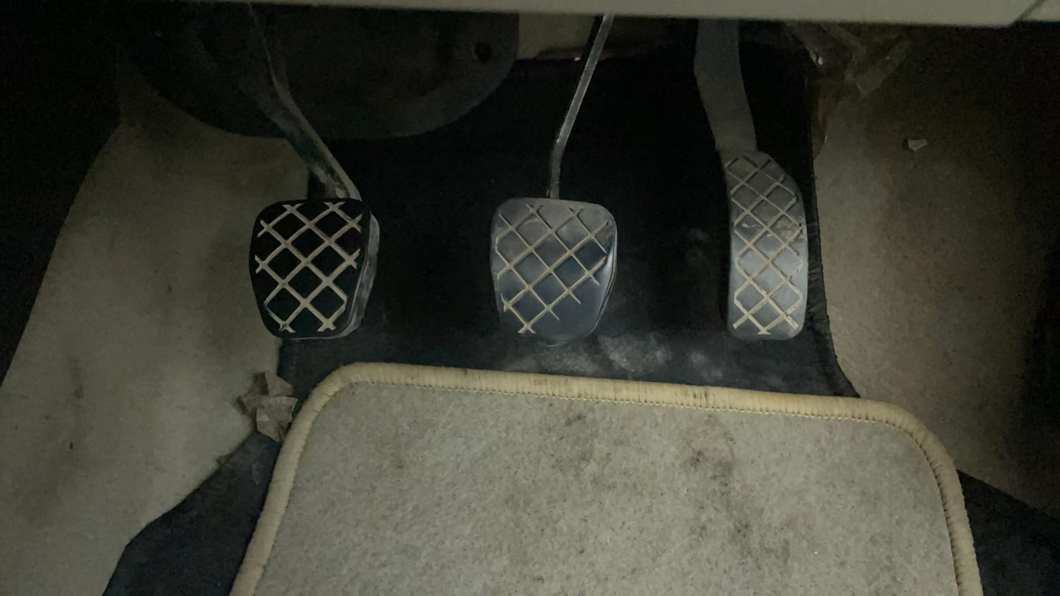Used 2013 Volkswagen Polo Trendline 1.2L (P) Petrol Manual interior PEDALS VIEW