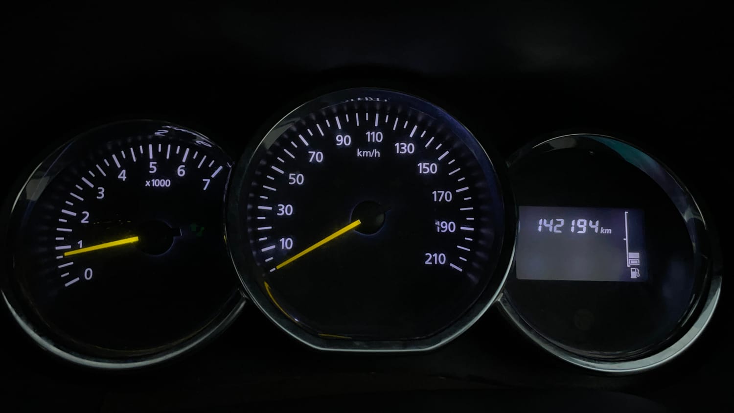 Used 2016 Renault Duster 110 PS RXZ 4X2 MT Diesel Diesel Manual interior CLUSTERMETER VIEW