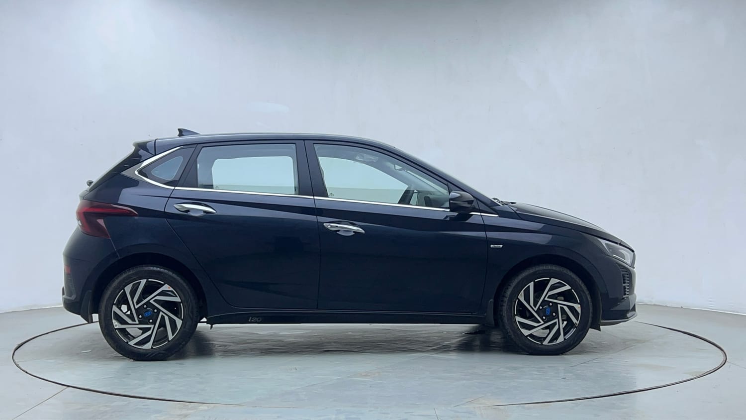 Used 2024 Hyundai New i20 Asta (O) 1.2 IVT Petrol Automatic exterior RIGHT SIDE VIEW