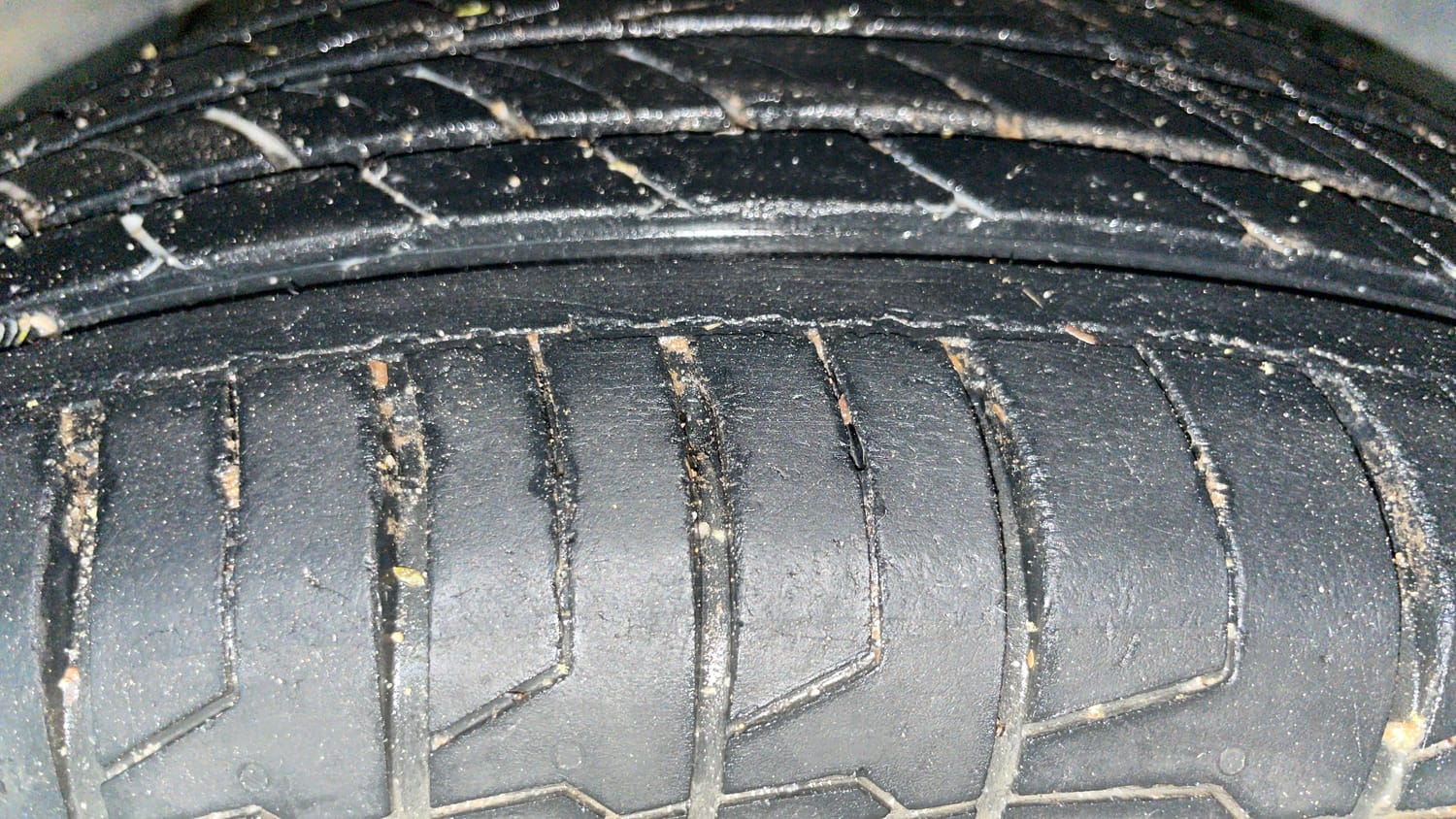Used 2020 Tata Nexon XM Petrol Manual tyres RIGHT FRONT TYRE TREAD VIEW