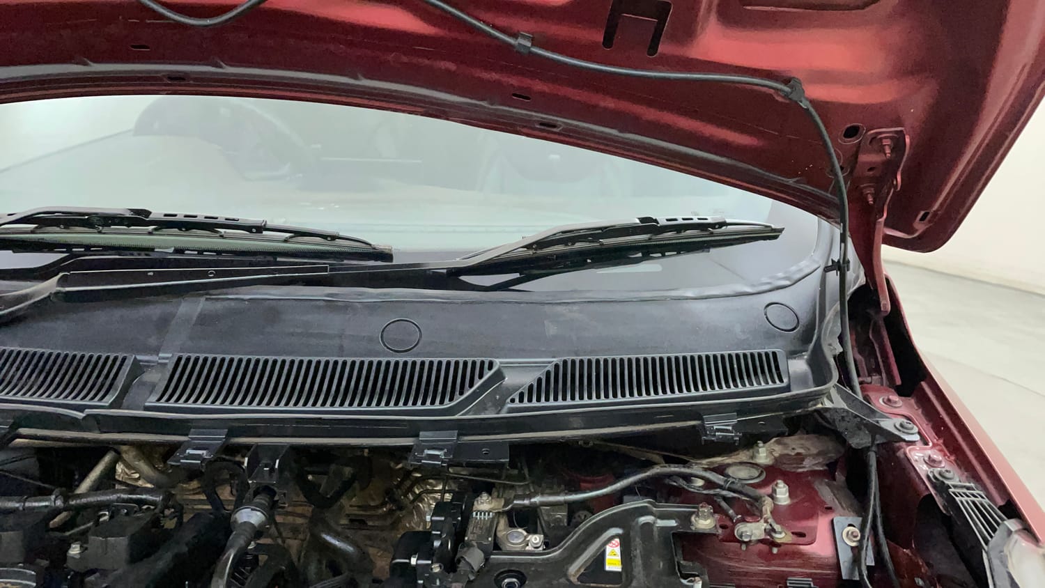Used 2019 Ford Freestyle Titanium 1.2 Ti-VCT Petrol Manual engine ENGINE LEFT SIDE HINGE & APRON VIEW