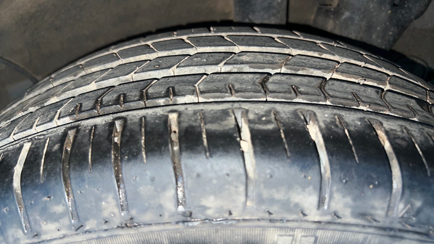 Used 2024 Hyundai New i20 Asta (O) 1.2 IVT Petrol Automatic tyres LEFT REAR TYRE TREAD VIEW