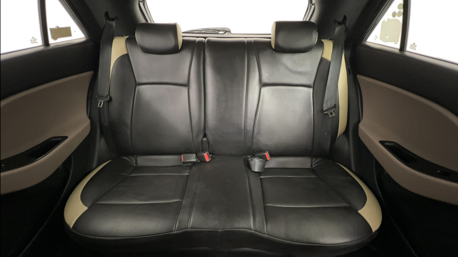 Used 2015 Hyundai Elite i20 Asta 1.2 Petrol Manual interior REAR SEAT CONDITION VIEW