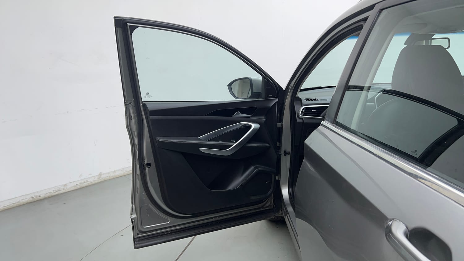 Used 2020 MG Motors Hector Sharp 1.5 DCT Petrol Petrol Automatic interior LEFT FRONT DOOR OPEN VIEW