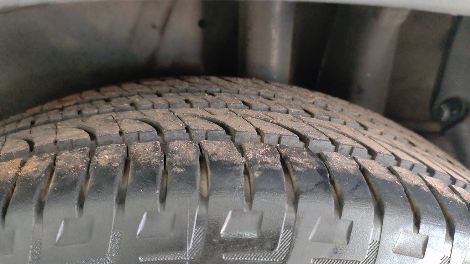 Used 2020 Kia Sonet GTX Plus 1.5 AT Diesel Automatic tyres LEFT REAR TYRE TREAD VIEW