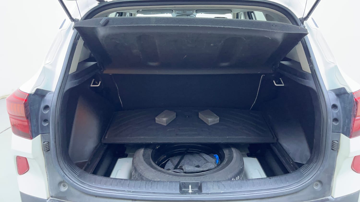 Used 2020 Kia Seltos HTK Plus 1.5 Diesel Diesel Manual interior DICKY INSIDE VIEW