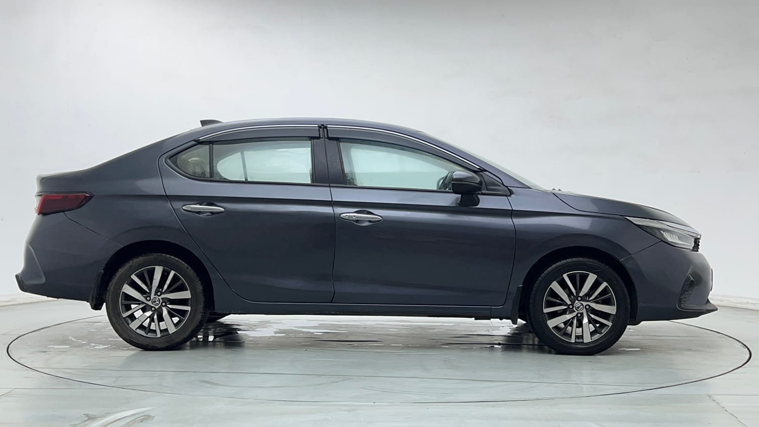 Used 2022 Honda City ZX CVT Petrol Petrol Automatic exterior RIGHT SIDE VIEW