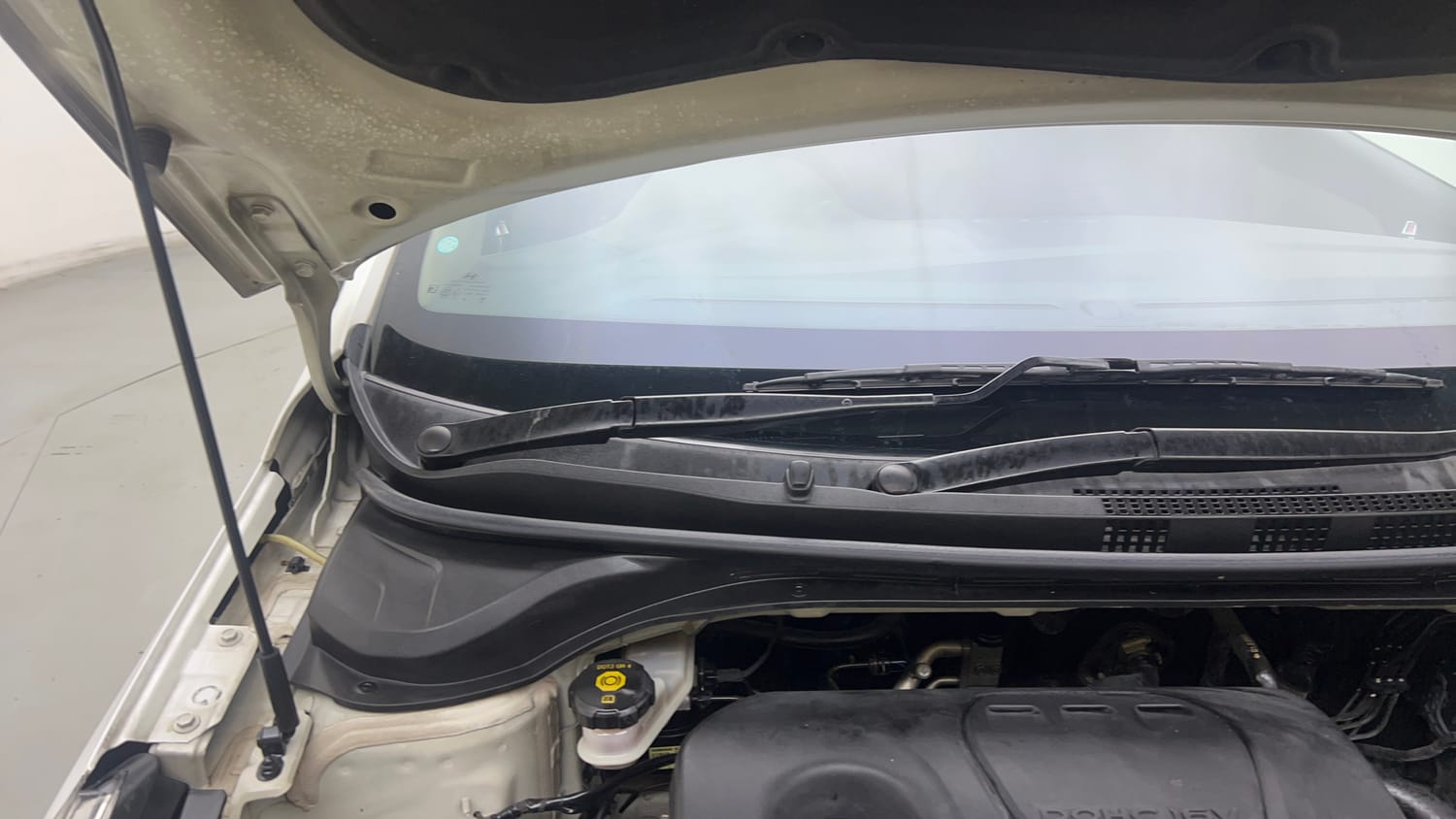 Used 2019 Hyundai Verna SX 1.6 VTVT Petrol Manual engine ENGINE RIGHT SIDE HINGE & APRON VIEW