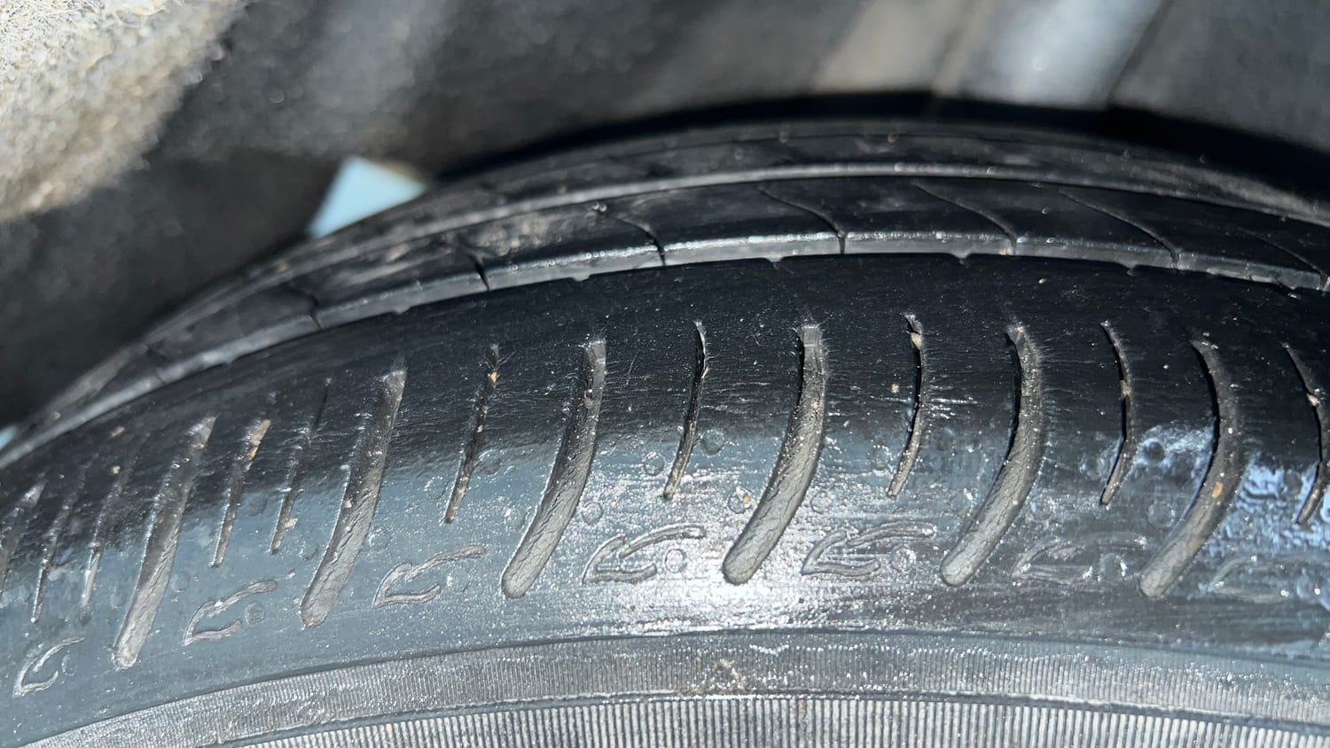 Used 2021 Maruti Suzuki Baleno Delta Petrol+CNG (Outside Fitted) Cng Manual tyres RIGHT REAR TYRE TREAD VIEW