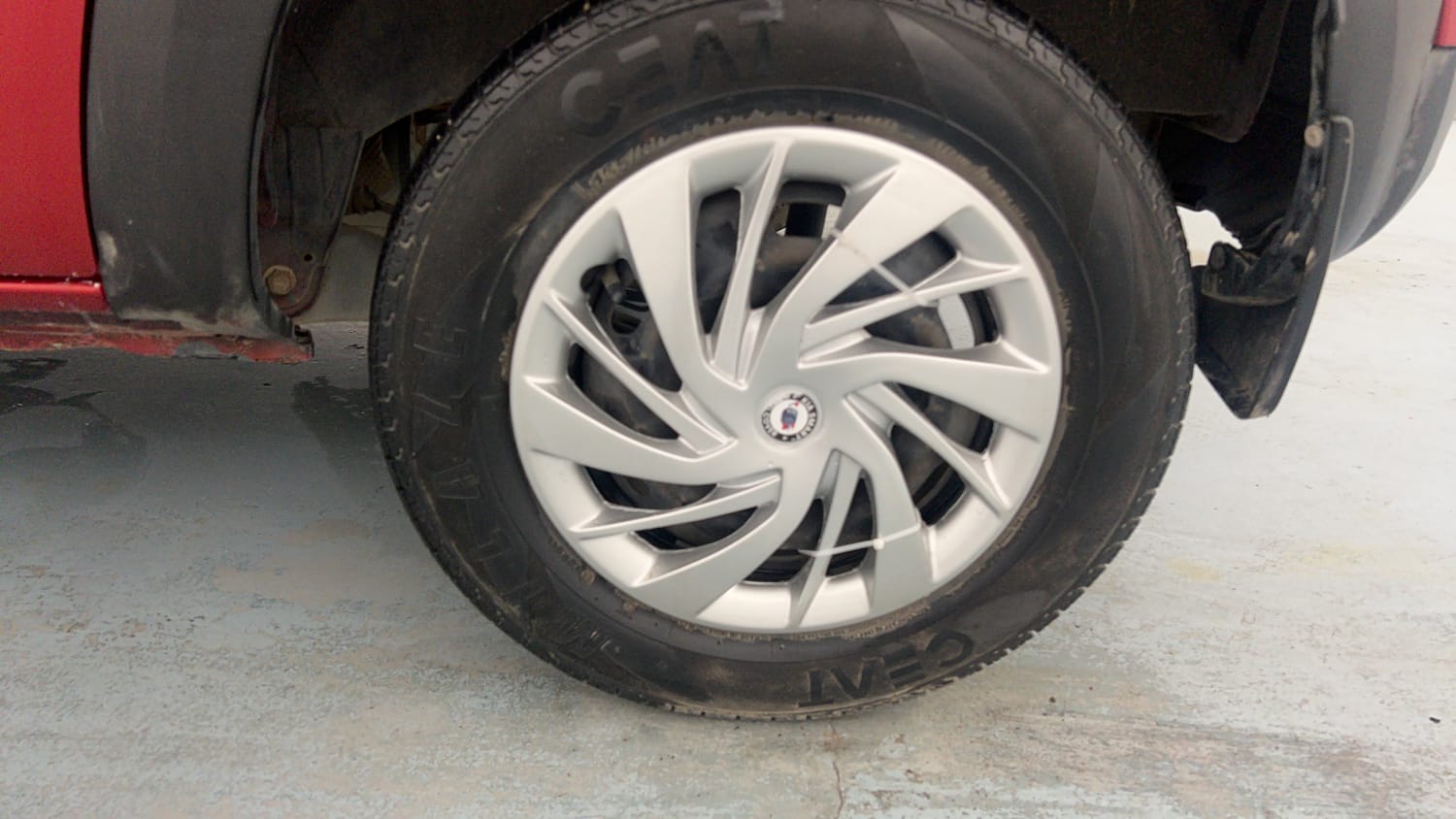 Used 2018 Renault Kwid 1.0 RXL Petrol Manual tyres LEFT REAR TYRE RIM VIEW
