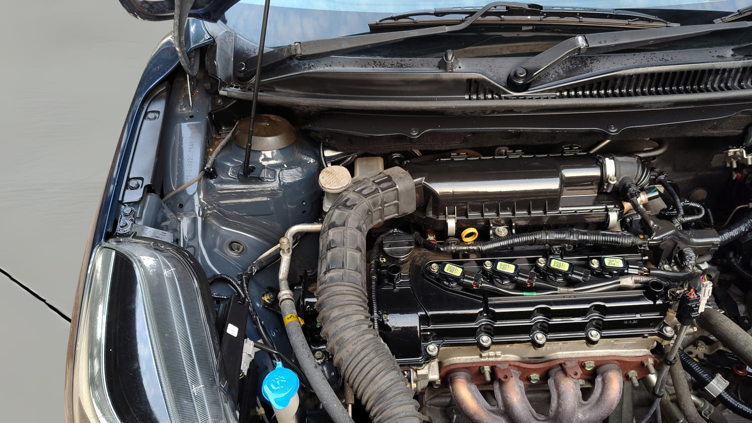 Used 2020 Maruti Suzuki Baleno Alpha Automatic Petrol Automatic engine ENGINE LEFT SIDE HINGE & APRON VIEW