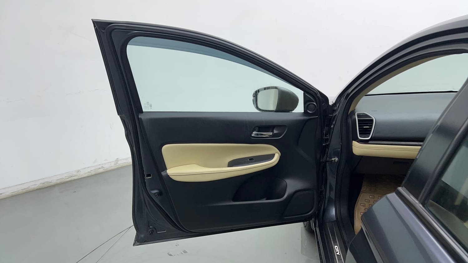 Used 2022 Honda City ZX CVT Petrol Petrol Automatic interior LEFT FRONT DOOR OPEN VIEW