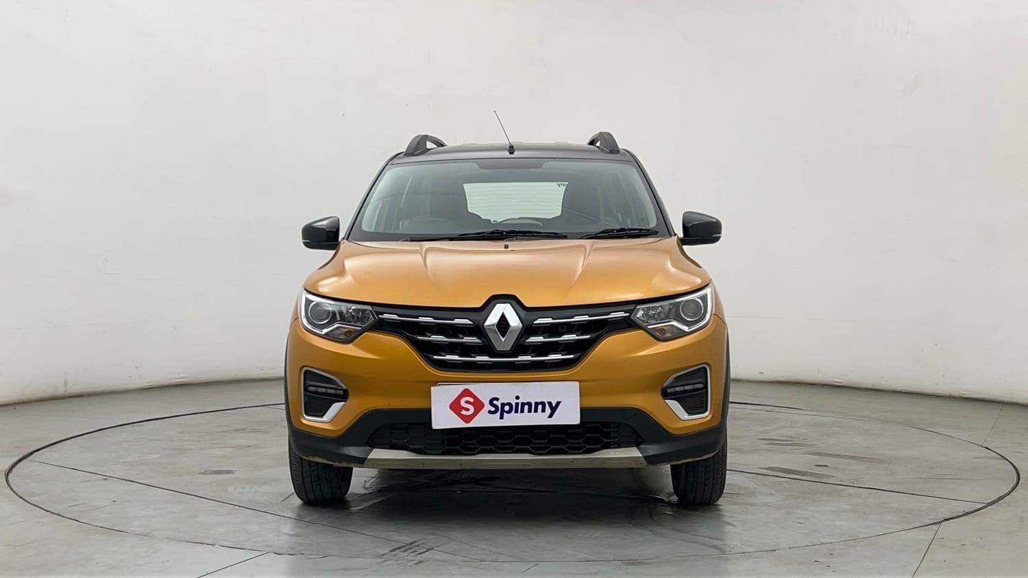 Used 2022 Renault Triber RXZ EASY-R AMT Dual Tone Petrol Automatic exterior FRONT VIEW