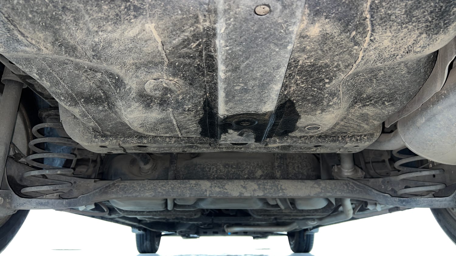 Used 2015 Honda City V Petrol Manual extra REAR UNDERBODY VIEW (TAKEN FROM REAR)