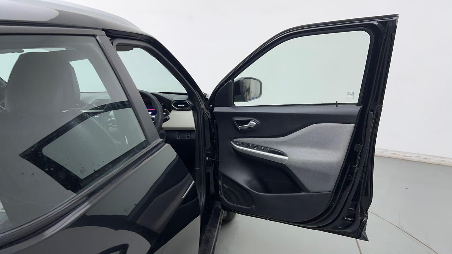 Used 2021 Nissan Magnite XV Turbo CVT Petrol Automatic interior RIGHT FRONT DOOR OPEN VIEW