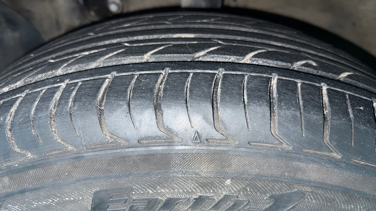 Used 2015 Hyundai Creta 1.6 SX Plus Petrol Petrol Manual tyres LEFT FRONT TYRE TREAD VIEW