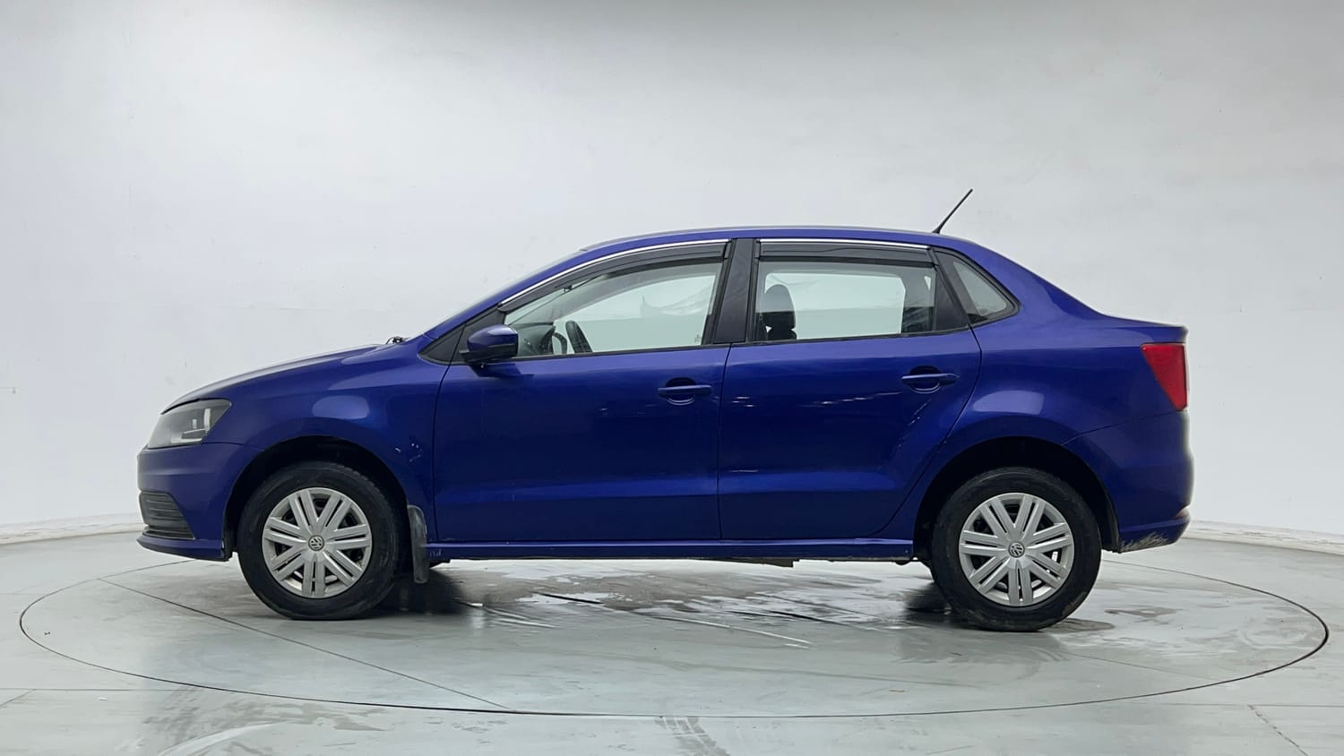 Used 2019 Volkswagen Ameo Trendline 1.0L (P) Petrol Manual exterior LEFT SIDE VIEW