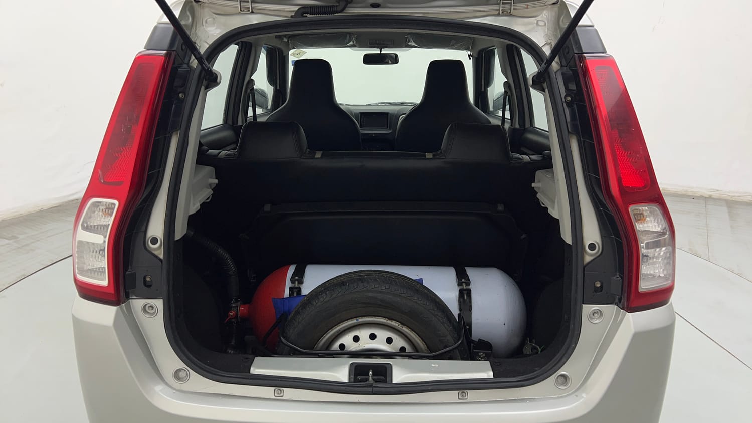 Used 2020 Maruti Suzuki Wagon R LXi 1.0 CNG Cng Manual interior DICKY INSIDE VIEW