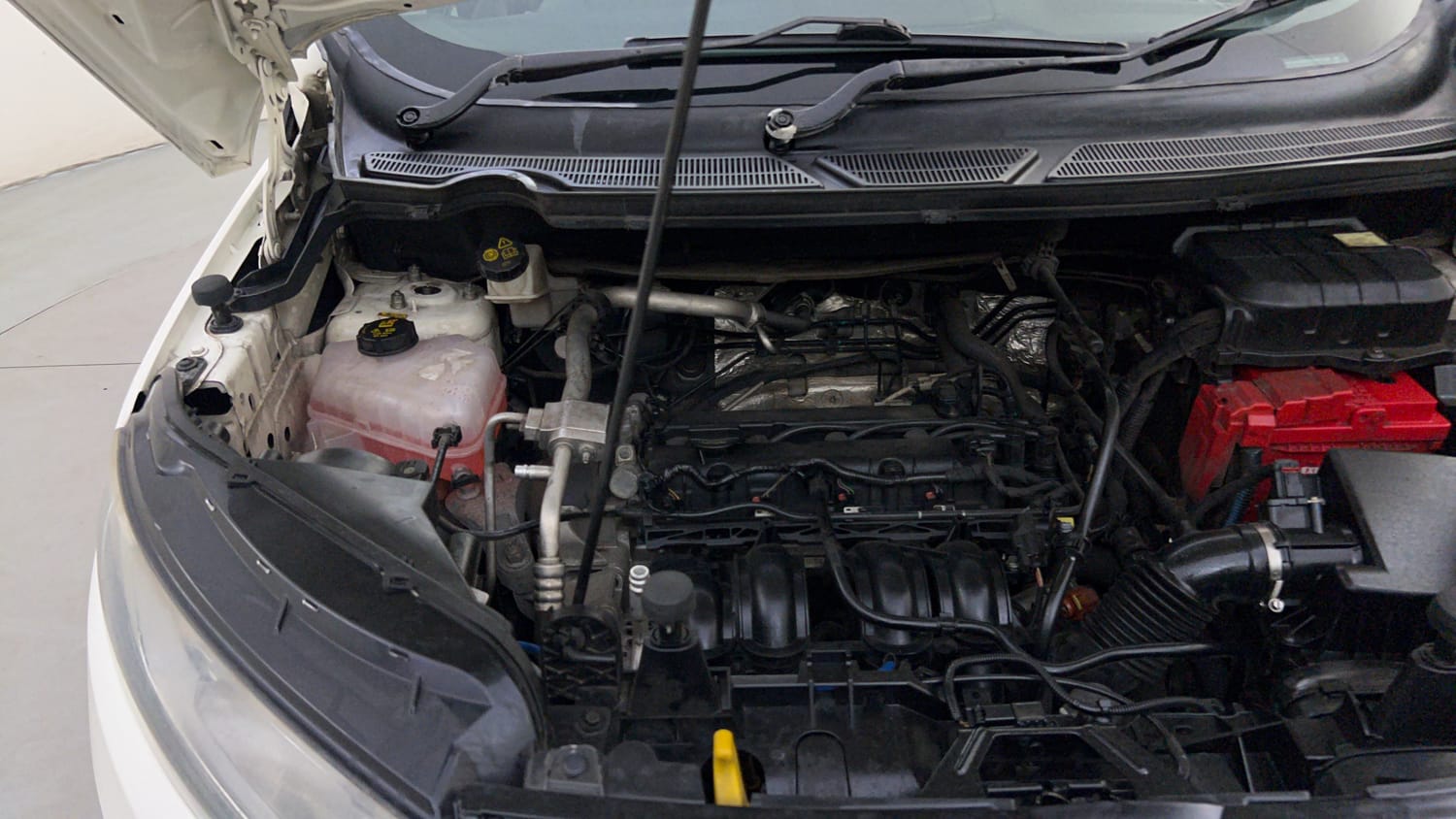 Used 2016 Ford EcoSport Titanium 1.5L Ti-VCT AT Petrol Automatic engine ENGINE RIGHT SIDE HINGE & APRON VIEW