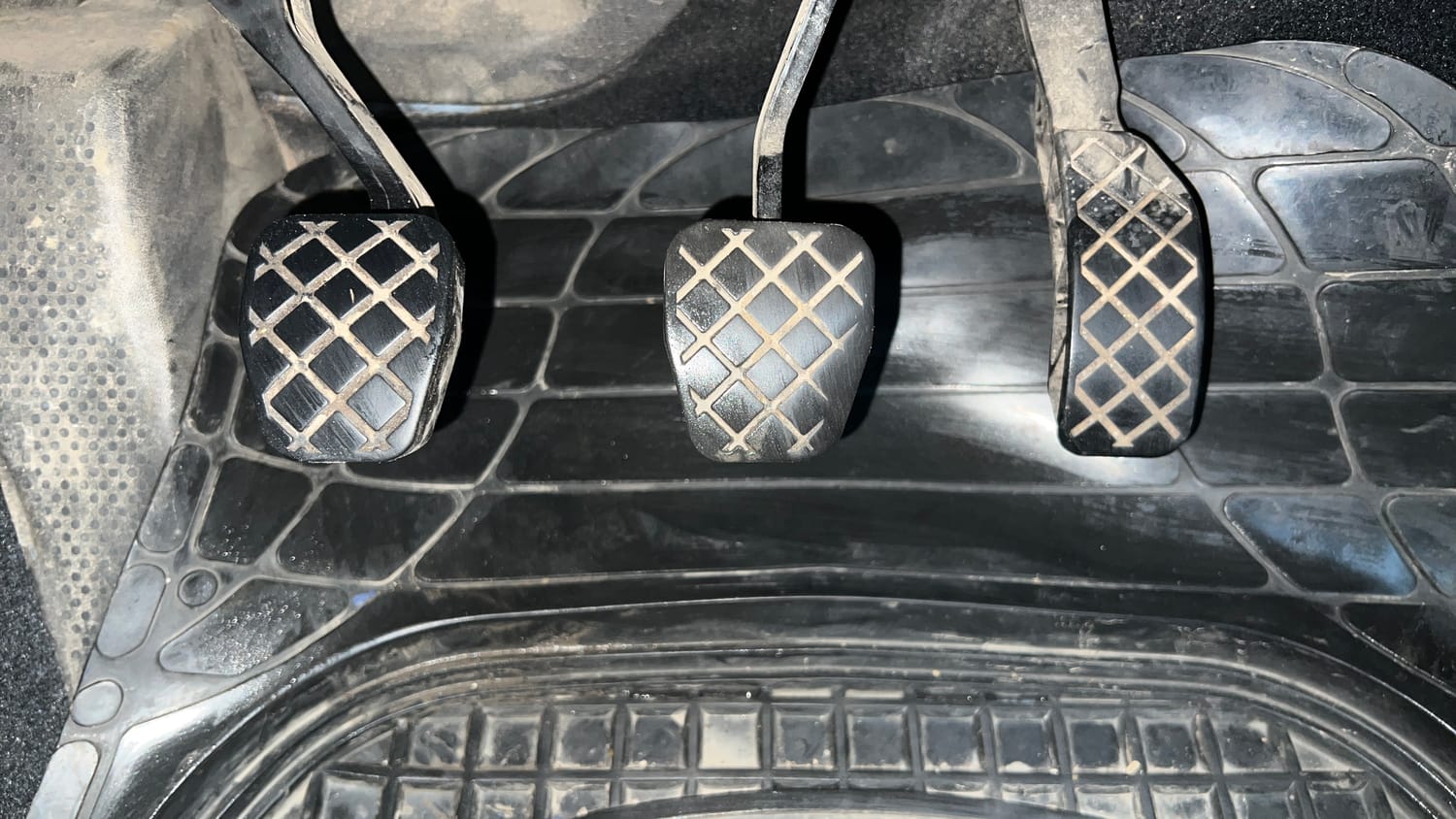 Used 2019 Volkswagen Ameo Trendline 1.0L (P) Petrol Manual interior PEDALS VIEW