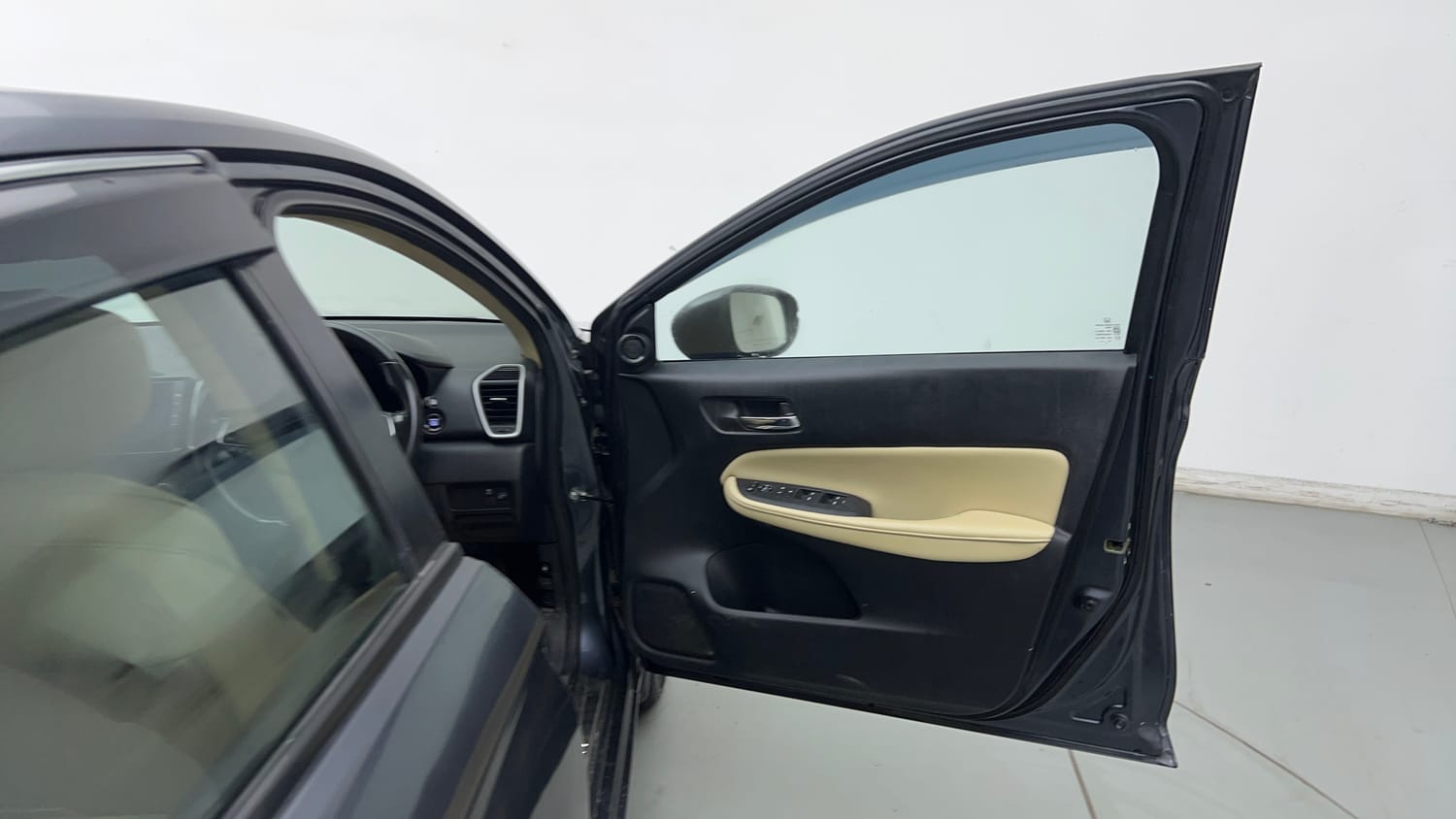 Used 2022 Honda City ZX CVT Petrol Petrol Automatic interior RIGHT FRONT DOOR OPEN VIEW