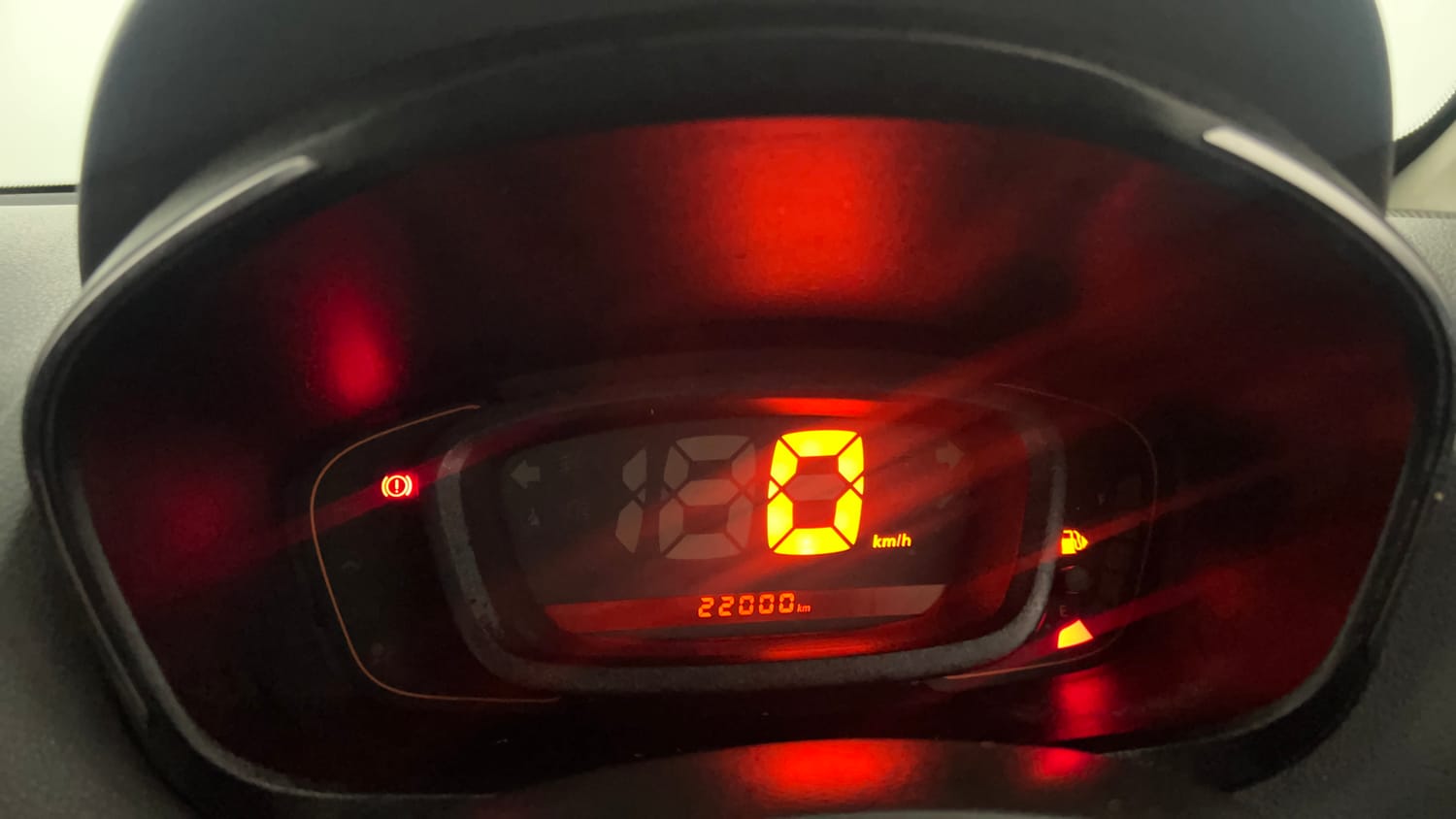 Used 2018 Renault Kwid RXT (O) 1.0 SCE Edition Petrol Manual interior CLUSTERMETER VIEW