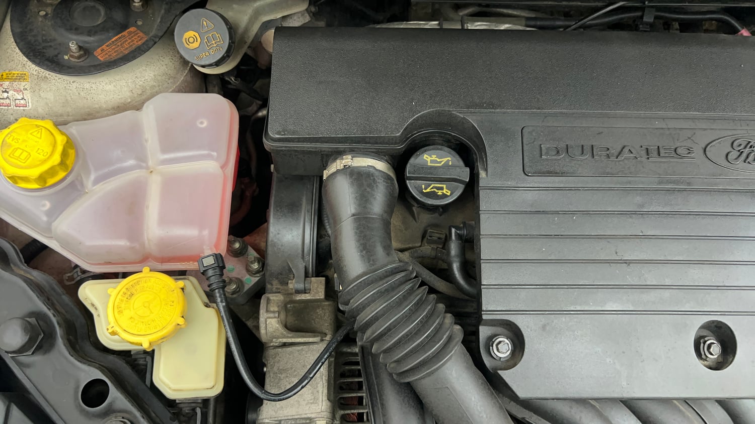 Used 2015 Ford Figo Duratec Petrol ZXI 1.2 Petrol Manual engine ENGINE RIGHT SIDE VIEW