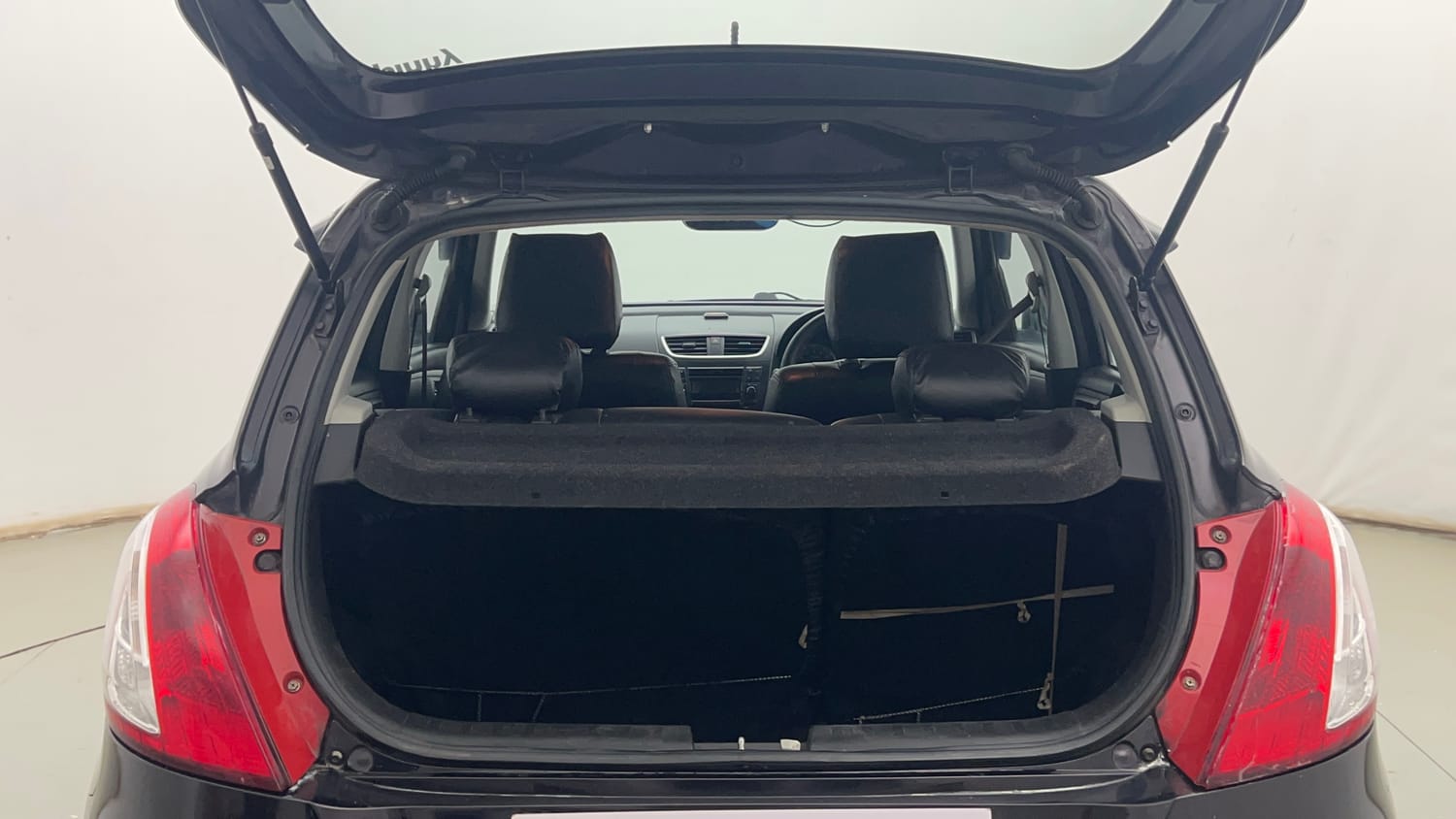 Used 2016 Maruti Suzuki Swift VXi Petrol Manual interior DICKY INSIDE VIEW