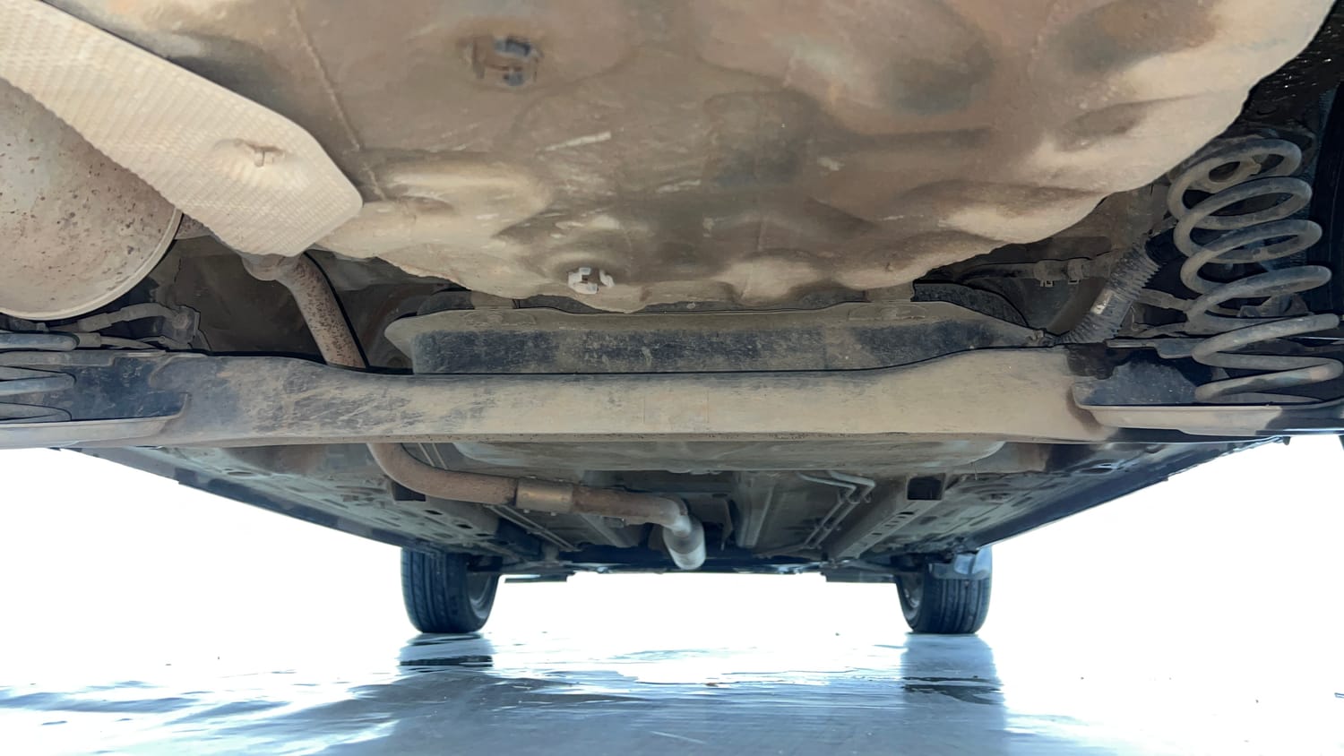Used 2021 Nissan Magnite XV Turbo CVT Petrol Automatic extra REAR UNDERBODY VIEW (TAKEN FROM REAR)