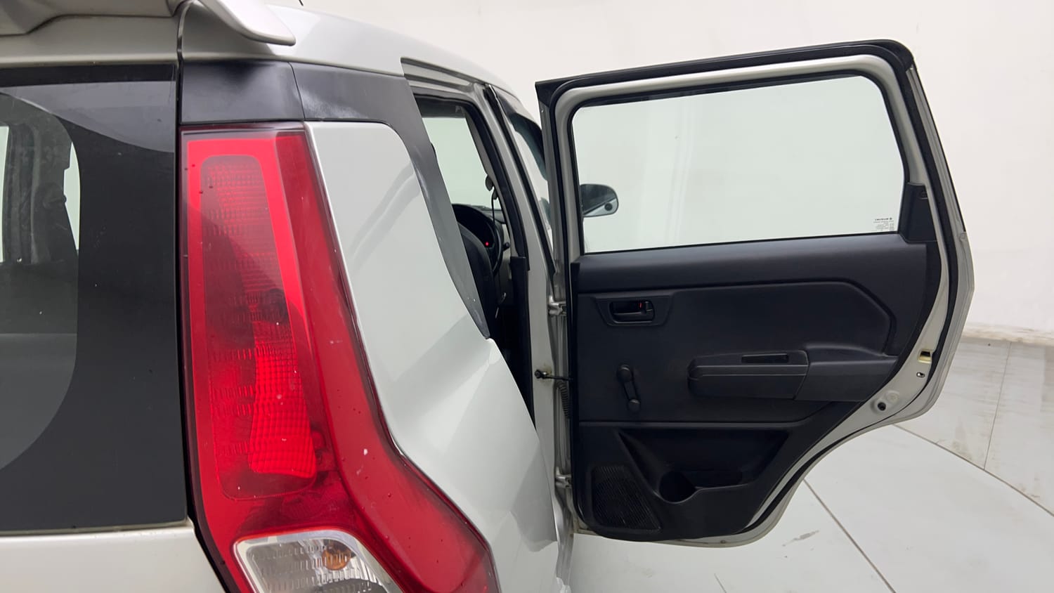 Used 2020 Maruti Suzuki Wagon R LXi 1.0 CNG Cng Manual interior RIGHT REAR DOOR OPEN VIEW